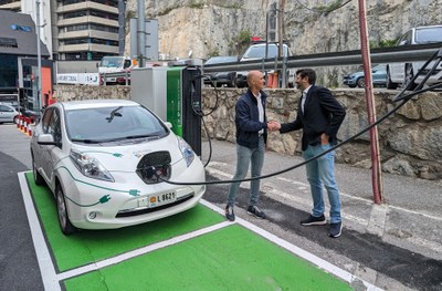 FEDA Solucions instal·la dos nous carregadors ràpids per a vehicles elèctrics a Andorra la Vella